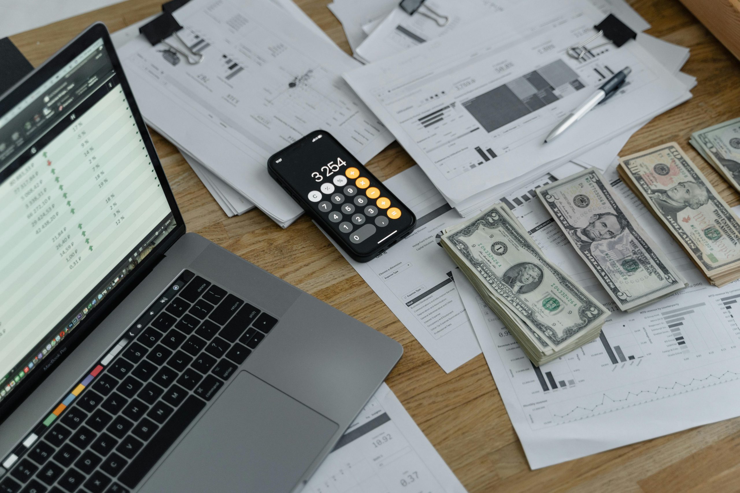 Smart Money Management Tips for Digital Nomads: Budgeting and Saving on the Go